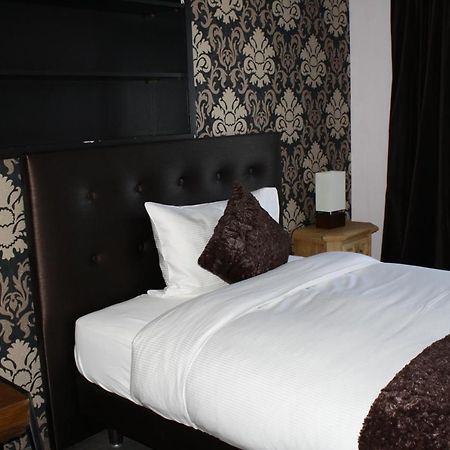 Hotel De La Gare 몽테이 외부 사진
