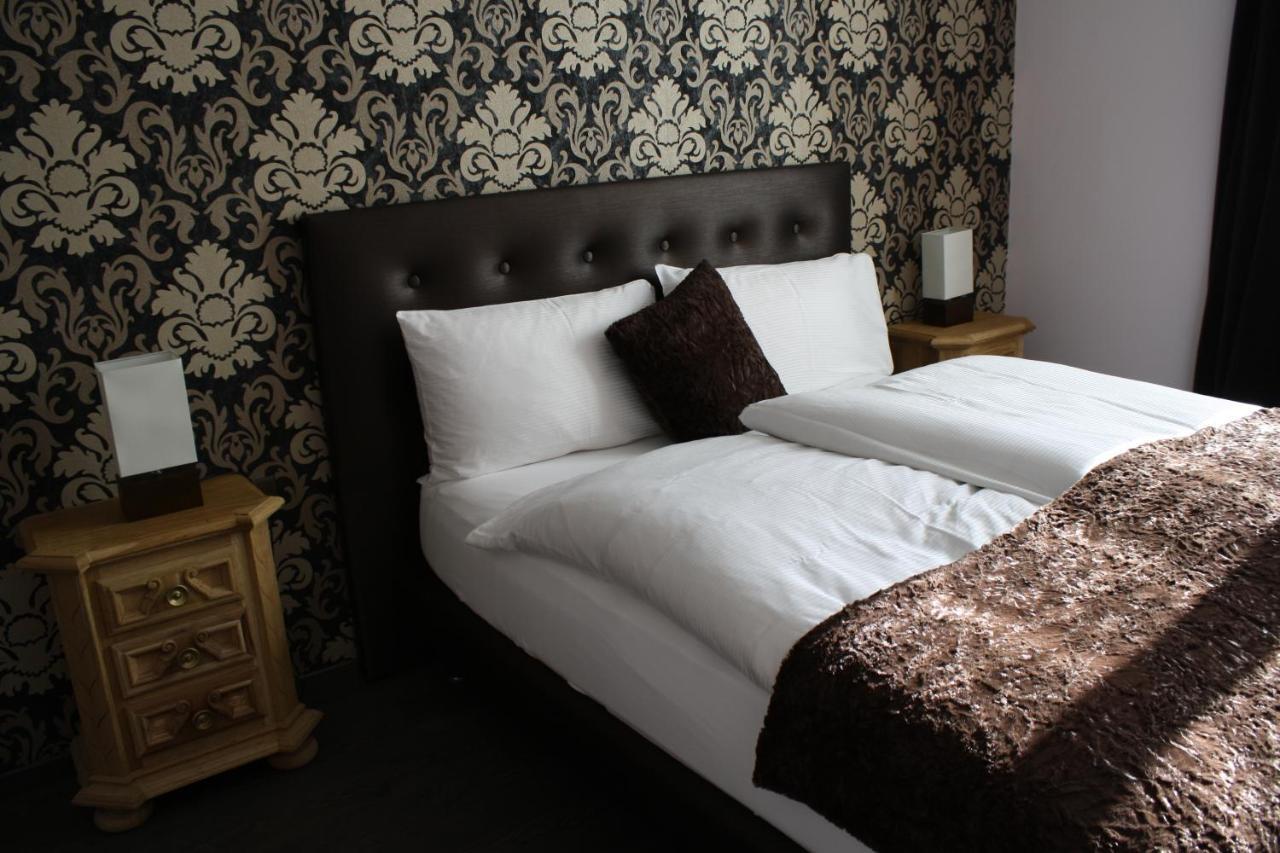 Hotel De La Gare 몽테이 외부 사진