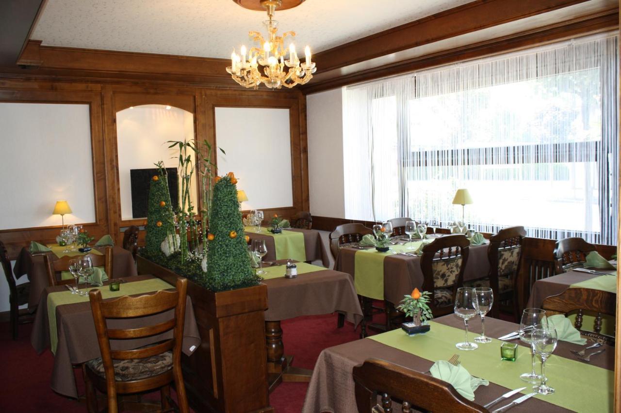 Hotel De La Gare 몽테이 외부 사진