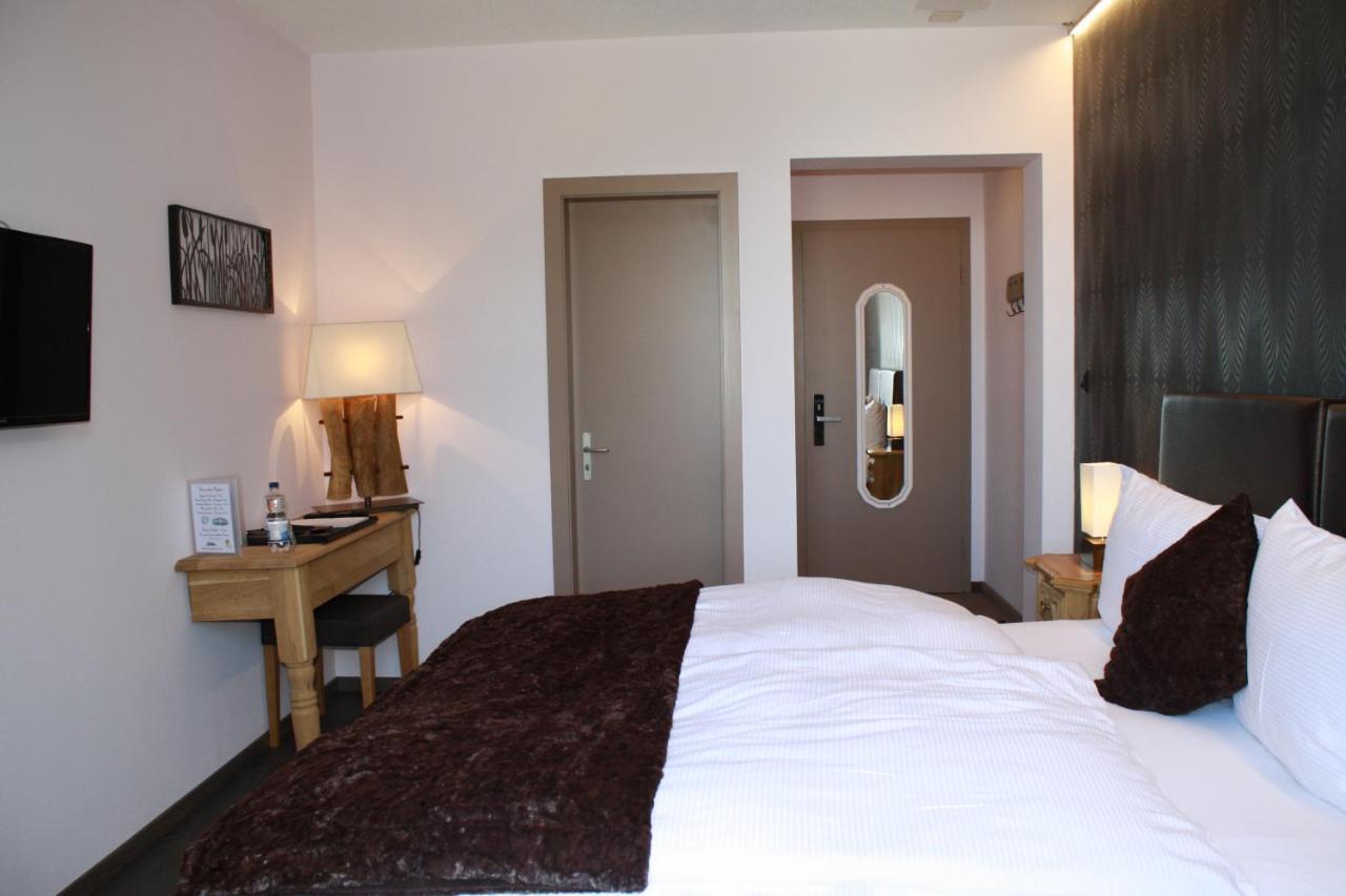 Hotel De La Gare 몽테이 외부 사진