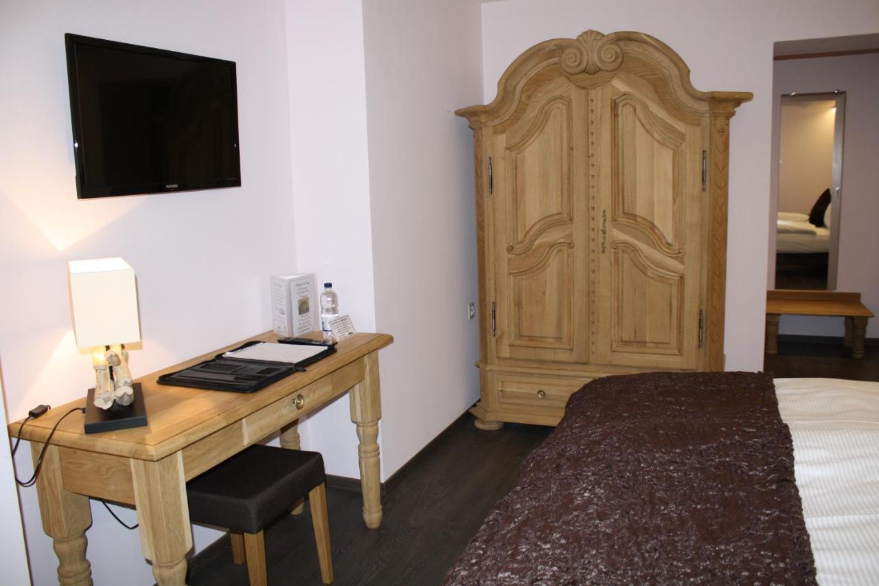 Hotel De La Gare 몽테이 외부 사진