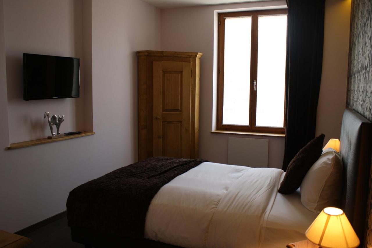 Hotel De La Gare 몽테이 외부 사진